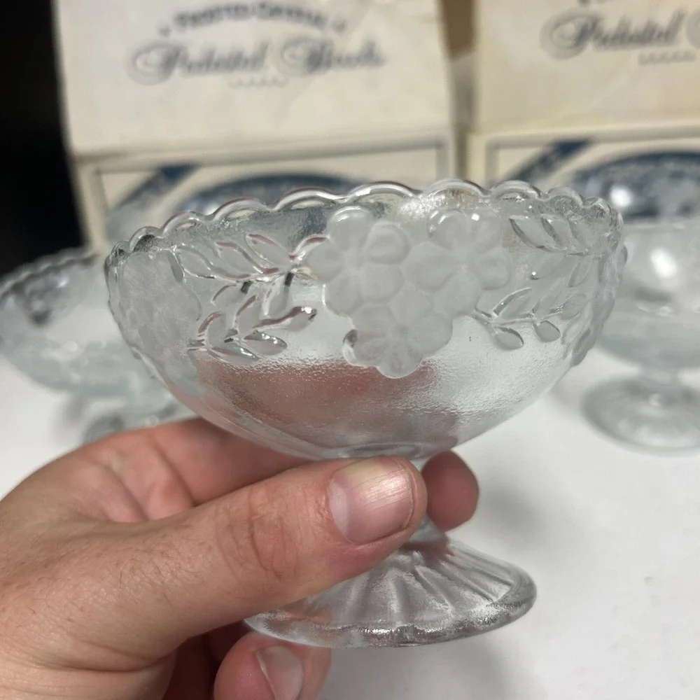 Set Of 8‎ Vintage Frosted Crystal Pedestal Bowls